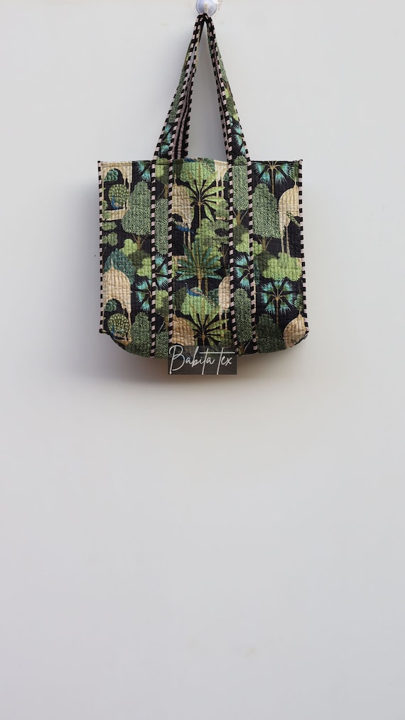 ☆人気☆【Margarin Fingers】☆FLORAL QUILTED TOTE BA.G☆ Quilted Tote Bag - Stylish and Functional | Handmade | Shop