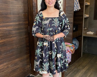 Vestido midi con estampado de tigre y cuello cuadrado, manga abullonada