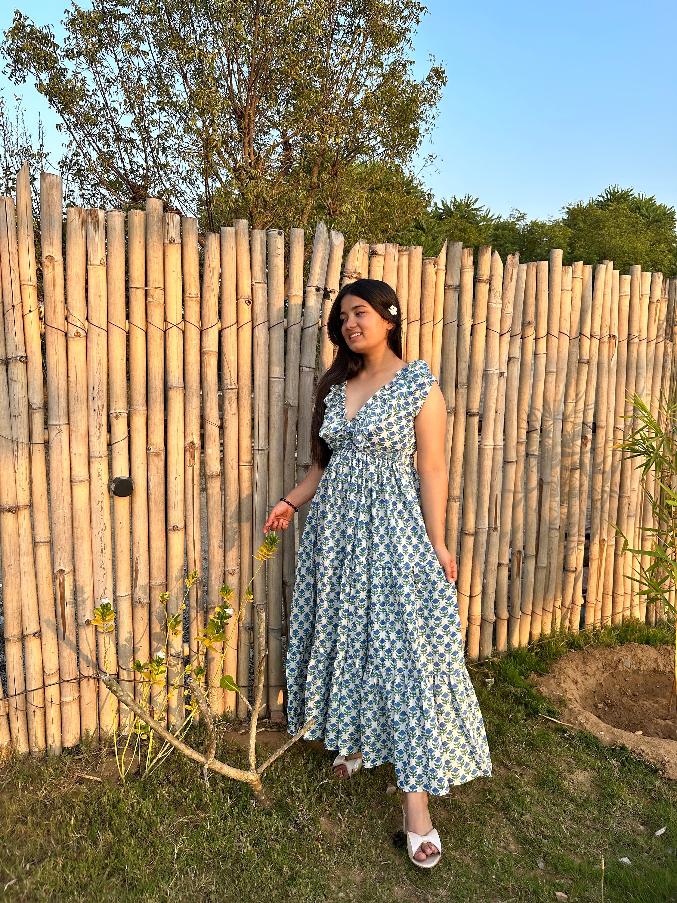 cotton on blue floral dress Pure Cotton Blue 1940s Puff Sleeves Floral Dress