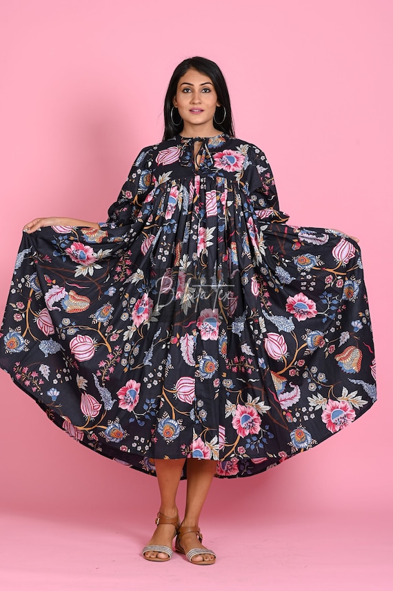 long maxi flowy dresses Floral Flowy Maxi Dress