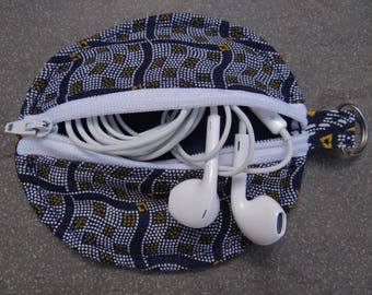 Earphone holder