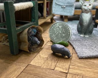 Miniature house hippo 1/12 scale for dollhouse,diorama, roombox, vignettes