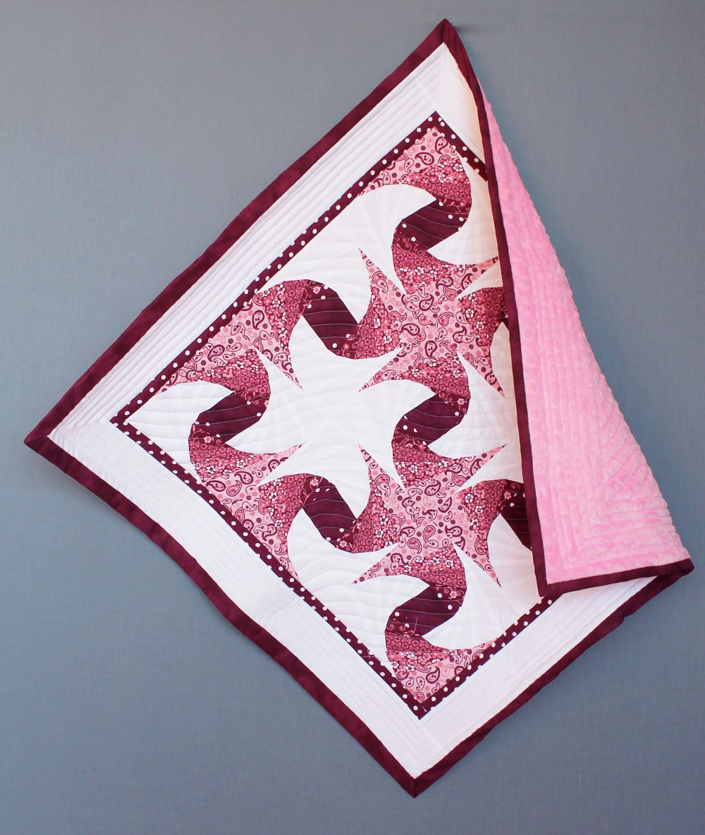 Couverture Bébé Fait Main/Quilt Patchwork - Dégradé Rose Bordeau Minky Fleurs