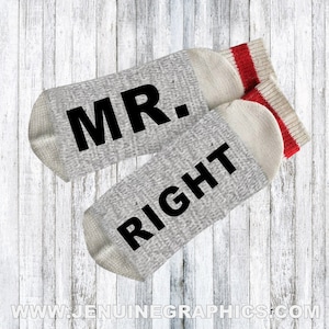 Calcetines divertidos - Calcetines novelty - Palabras en calcetines - idea de regalo divertida - idea de regalo de ducha nupcial - calcetines mr & mrs - divertida idea de regalo de pareja