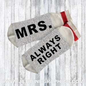 Calcetines divertidos - Calcetines novelty - Palabras en calcetines - idea de regalo divertida - idea de regalo de ducha nupcial - calcetines mr & mrs - divertida idea de regalo de pareja