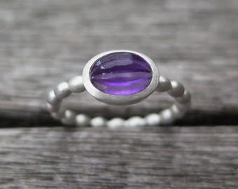 Ring 925 silver with engraved oval lilac amethyst olive ring