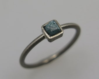 Bague Diamant 585 Or Blanc avec Cube Diamant Brut Bleu