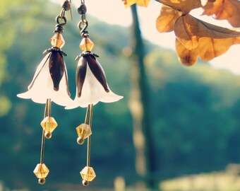 Citrine Earrings - Flower Earrings - Floral Earrings - White Earrings - Brown Earrings - Autumn Earrings - Fall Wedding - Topaz Earrings.