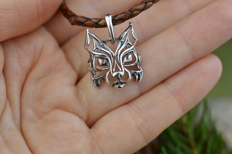 Celtic Lynx pendant. Celtic Knot. Lynx neclace. Necklace. Etsy