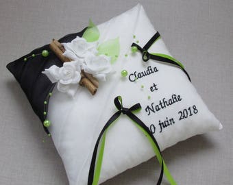 Coussin alliances mariage, décor noir et blanc, vert anis, personnalisé, brodé, décor rose, bambou, Saperlipopette Création