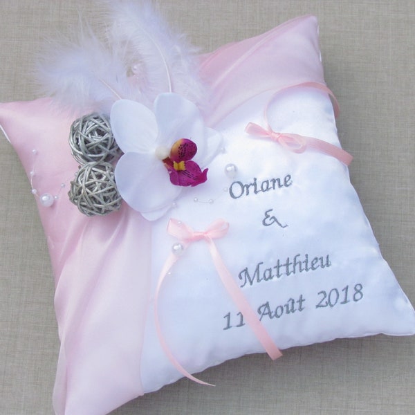 Coussin pour alliance rose poudré et gris argent, décor mariage thème orchidée, boule rotin, brodé, romantique, Saperlipopette Création