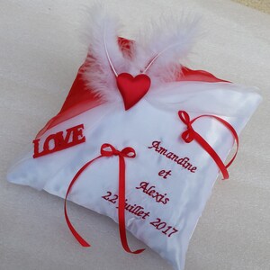 Coussin de mariage rouge et blanc thème Amour, personnalisé image 2