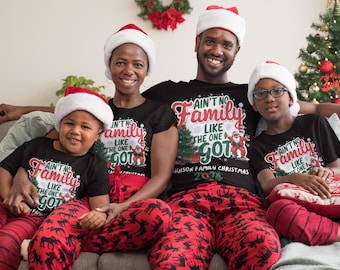 Camisetas personalizadas de Papá Noel negro a juego para la familia: No hay familia como la que tengo.