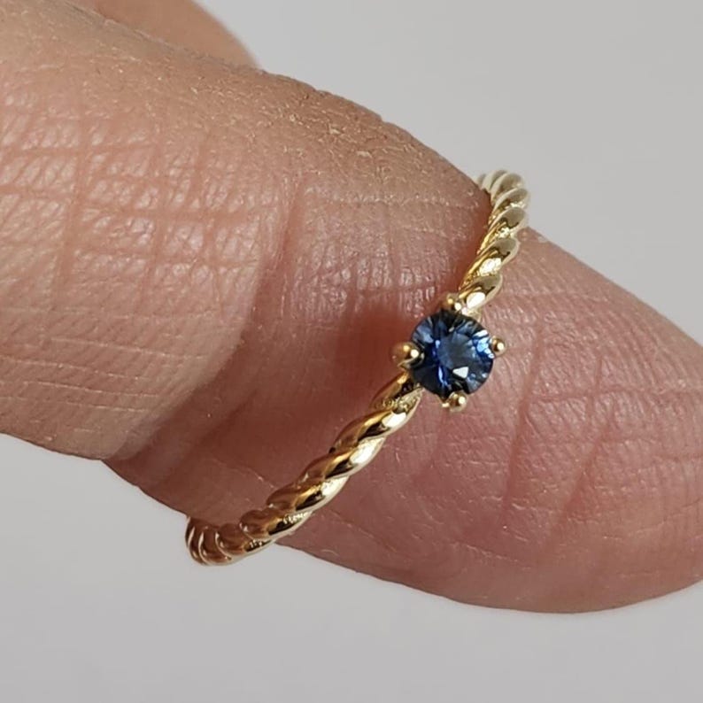 Genuine Sapphire Ring • AAA Sapphire Twisted Ring •Gemstone Ring • Birthday Gifts •Sapphire Ring • Dainty Ring • September Birthstone bild 4