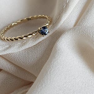 Genuine Sapphire Ring • AAA Sapphire Twisted Ring •Gemstone Ring • Birthday Gifts •Sapphire Ring • Dainty Ring • September Birthstone bild 7