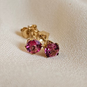 9ct Gold Pink Topaz Heart Stud Earrings - 5mm Solid 9K Yellow Gold - New