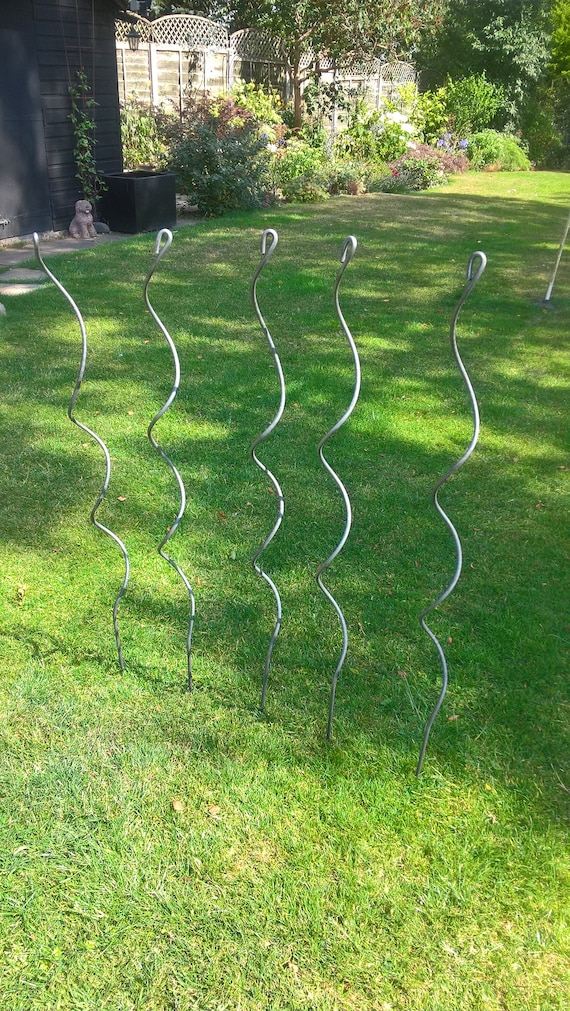 5//16/" Solid Steel Bar 4 Tall Handmade Victorian Bow Style Metal Plant Supports