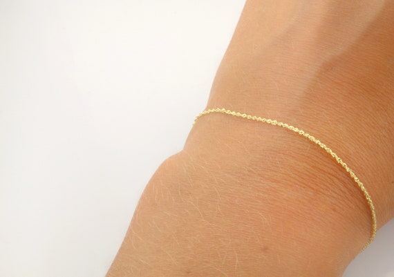 Gold Bracelets Women with Dainty Heart, Made of 16k Gold Plated – Jewelry  Flirty