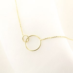 14k Gold Interlocking Circle Pendant Necklace, Open Circle Necklace, Delicate Everyday Gold Circle Necklace, Circle Pendant Necklace, Gift