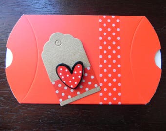 AMORE MIO COLLECTION: decorated box and decorated tag