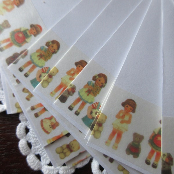 COLLECTION RETRO : 120  pochettes blanches décorée d'un masking tape poupées/petites filles rétro