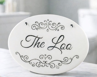 Il cartello del bagno, il cartello del water, il cartello della porta del bagno, il cartello del bagno, il cartello del WC, il cartello inglese, il cartello del bagno sospeso, il cartello del bagno, il cartello britannico, il bagno