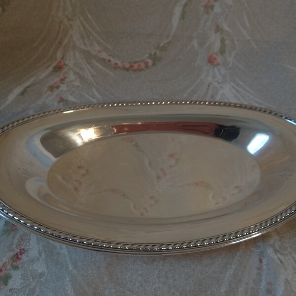 Silver plate oval bread tray with gadroon roped edge, marked International Silver Co.