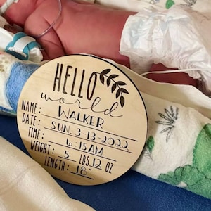 Newborn baby announcement · newborn Baby hospital photos · hello world wooden baby birth sign