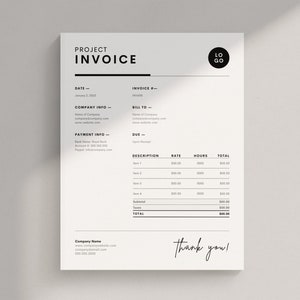 Puede incluir: Plantilla de factura minimalista en blanco y negro con las palabras "Project Invoice" en la parte superior. La factura incluye secciones para la fecha, el número de factura, la información de la empresa, la factura a, la información de pago, el vencimiento, la descripción, la tarifa, las horas y el total. La factura también incluye un mensaje de agradecimiento en la parte inferior.
