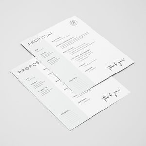 K&ouml;nnte beinhalten: Eine schwarz-wei&szlig;e Angebotsvorlage mit dem Wort "Angebot" oben auf der Seite. Die Vorlage enth&auml;lt Abschnitte f&uuml;r Datum, Unternehmen, erstellt f&uuml;r, Projektname, Projektumfangsbeschreibung, Arbeitsumfang, endg&uuml;ltige Dateien/Arbeitslieferungen, Zeitplan, Kommentare und Investition.