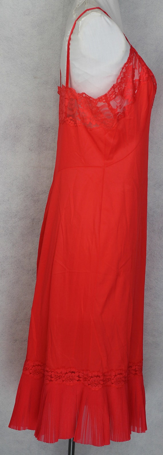 1950s Vintage Full Slip, Vanity Fair Slip, Red Sl… - image 3