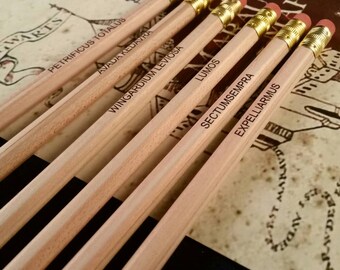 Harry Potter Set Of 6 Spell Pencils - Lumos, Expelliarmus, Sectumsempra, Wingardium Leviosa, Petrificus Totalus, Avada Kedavra