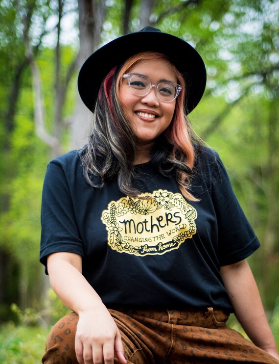 Mamas changing the world gold
