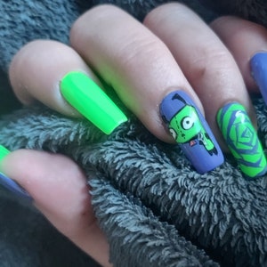 Invader Zim Gir Press-On Nails