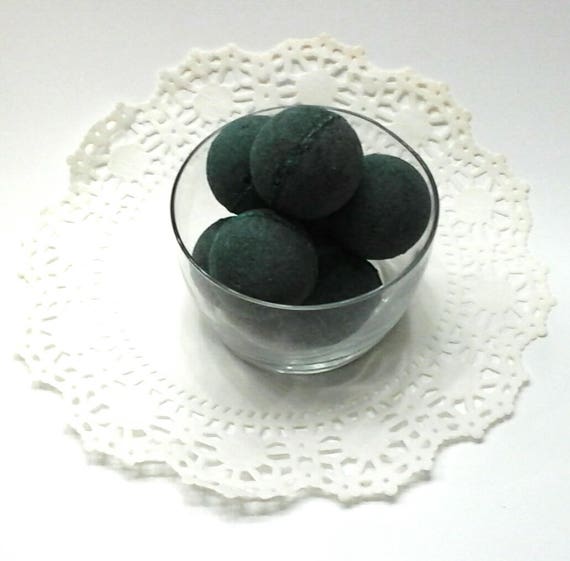 Bodybathandbeyond - Black Bath Bombs - Set of 6 - Activated Charcoal