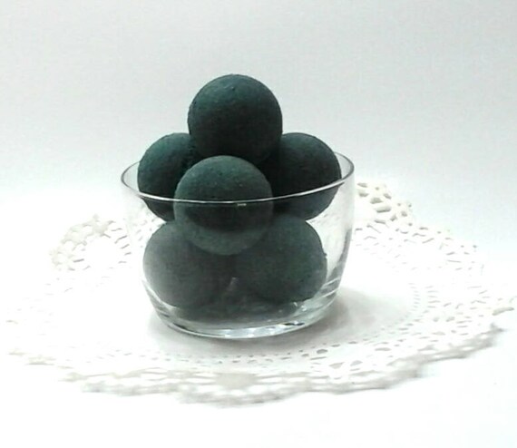 Bodybathandbeyond - Black Bath Bombs - Set of 6 - Activated Charcoal