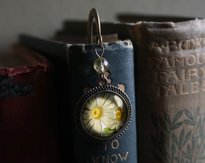 Summer Daisy Flower Glass Cabochon Brass Book Hook / Bookmark