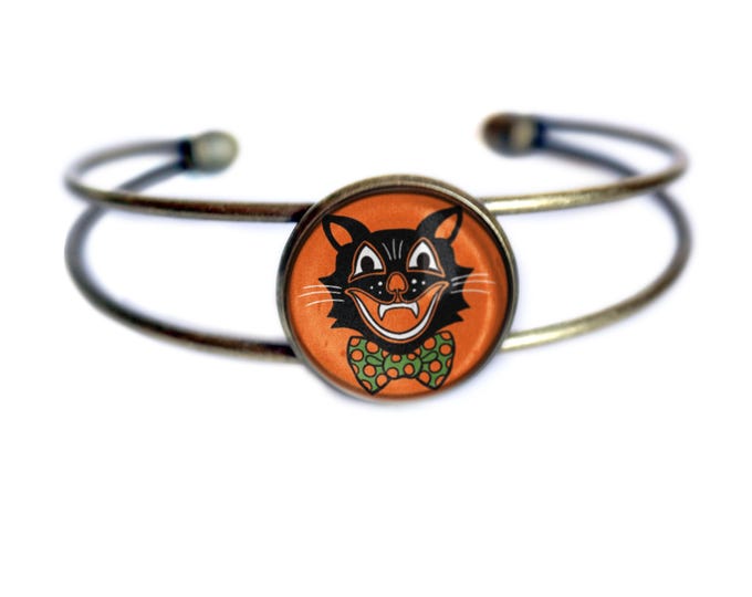 Retro Cat Goth / Halloween Cuff Bracelet with Glass Cabochon on Bronze
