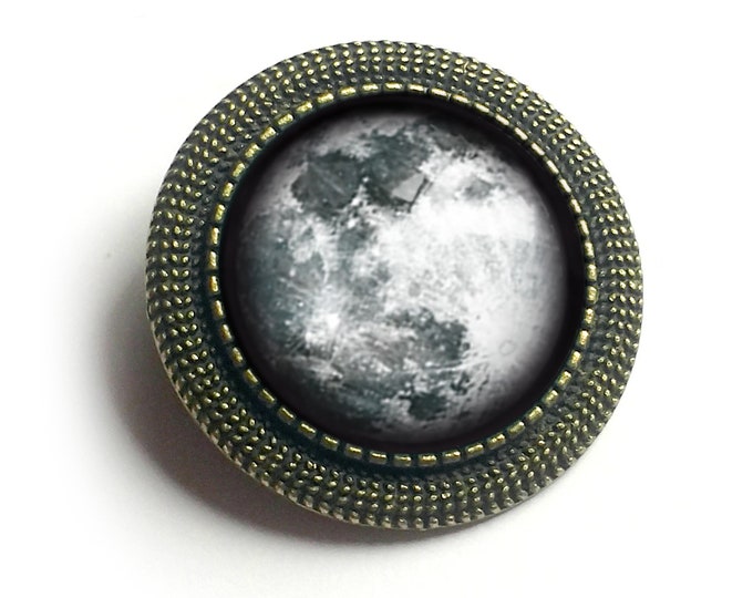 Full Moon Vintage Inspired Pin Brooch