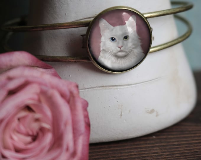 Long Haired White Cat Wire Cuff Bracelet