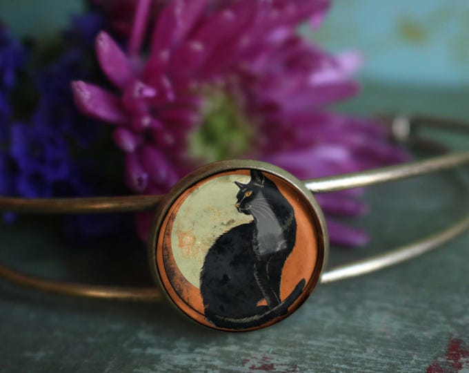 Chat Noir Goth / Halloween Cuff Bracelet with Glass Cabochon on Bronze