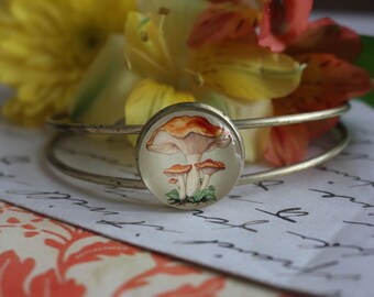 Pfifferlinge Messing und Glas Cabochon Wire Cuff Cottagecore Armband