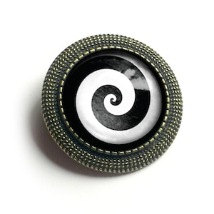 Hypnotist Black and White Spiral Swirl Vintage Inspired Pin Brooch