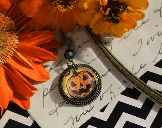 Jack O Lantern w/Bat Glass Cabochon Retro Halloween Brass Book Hook / Bookmark