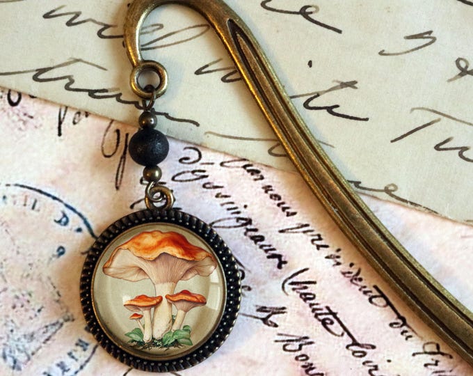 Chantarelle Mushrooms Cottagecore Glass Cabochon Brass Book Hook / Bookmark