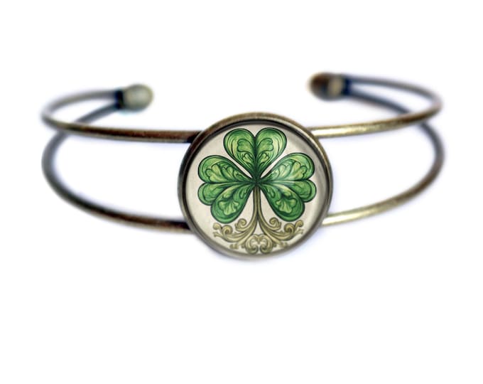Classic Shamrock Brass and Glass Cabochon Wire Cuff Cottagecore Bracelet