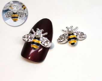 2 pieces 3D Bee with Clear Rhinestones Crystal Bright Nail Charms Decoration Alloy Japanese Style DIY Jewelry Beauties For Nail Art Gems