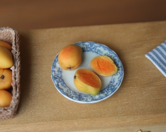 miniature mangoes (Kensington Pride) for dollhouses, dolls house food with internal detail, 1/12 scale fruit