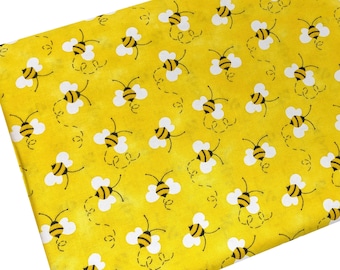 Bumble Bees Cotton Novelty Quilt Fabric Fat Quarter Creamy Yellow 