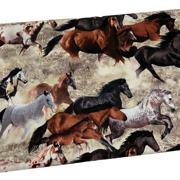 Fat Quarter 18" by 22" Running Wild Horses Fabric by Elizabeth's Studio, Southwestern Fabric, Quilting, Apparel, 100% Cotton